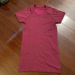 Lululemon short sleeve T-shirt